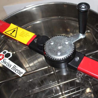 Mézpergető Swiss Biene 2 keretes kézi lábakkal P40